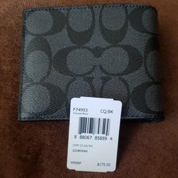 Coach compact ID wallet in signature canvas. - Picture 3 of 6